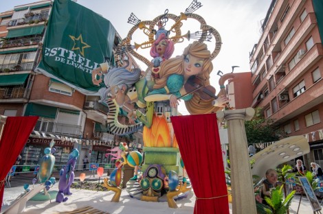 Alicante solo permitirá un 'racó' por hoguera y prohibirá los racós discoteca explotado por terceros, su publicidad y la venta de entradas