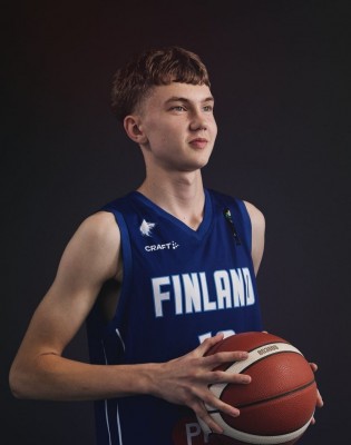 Elias Plith, jugador cadete del UCAM CB, es citado con la selección sub-16 de Finlandia