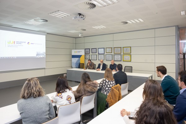 Jazz Pharmaceuticals Iberia y la UJI renuevan su aula para fomentar la investigación en neurociencias