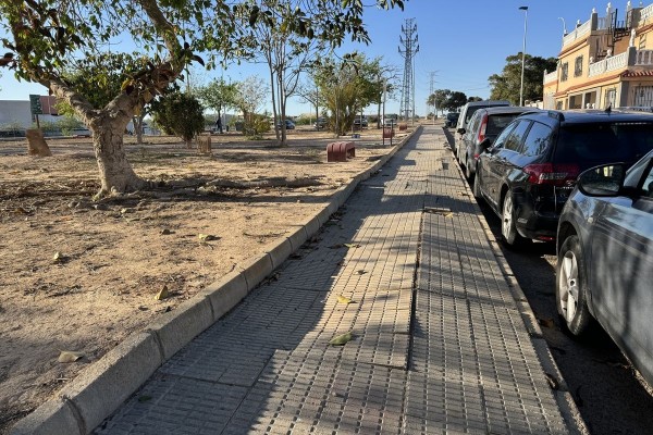 Cerca de 200.000 euros para renovar espacios públicos en San Ginés, Torreciega, El Ensanche y la barriada Virgen de la Caridad