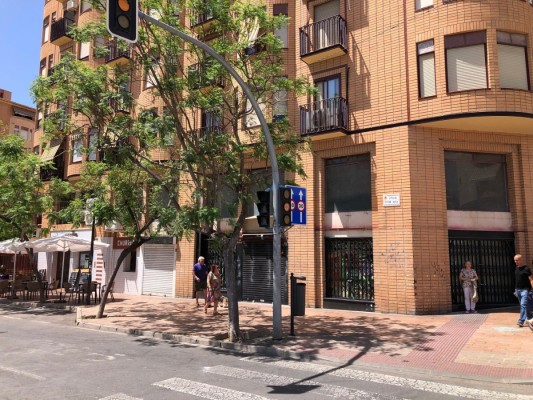 El grupo PIS PAS crece en Alicante con una panadería junto a su café 'Iruña' en Altozano 