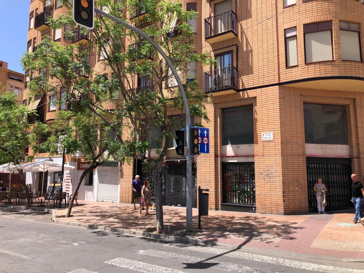 El grupo PIS PAS crece en Alicante con una panadería junto a su café 'Iruña' en Altozano 