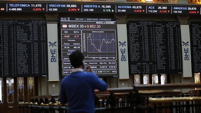 El Ibex 35 acelera las caídas a media sesión y pone rumbo hacia los 10.100 puntos