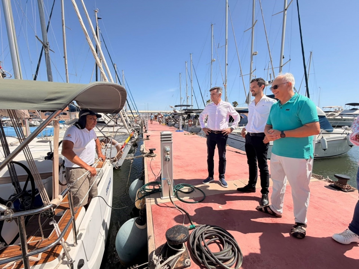 El director general de Litoral y Puertos visita el puerto Villa de San Pedro - Foto: CARM El director general de Litoral y Puertos visita el puerto Villa de San Pedro