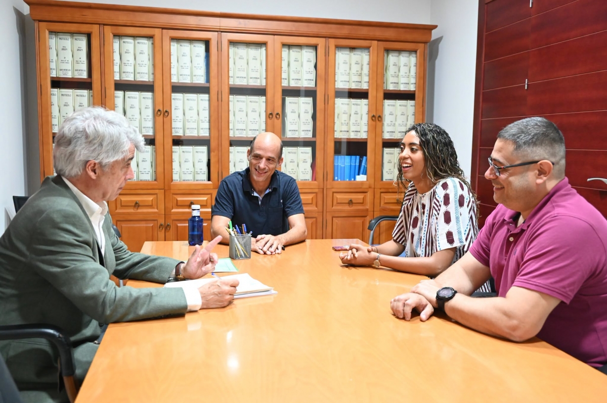 Firma de las escrituras de las oficinas de Polaris - Foto: AYTO. ALHAMA DE MURCIA Firma de las escrituras de las oficinas de Polaris