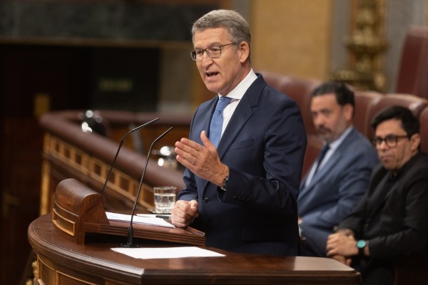 Feijóo reta a Sánchez a aclarar si Moncloa es 