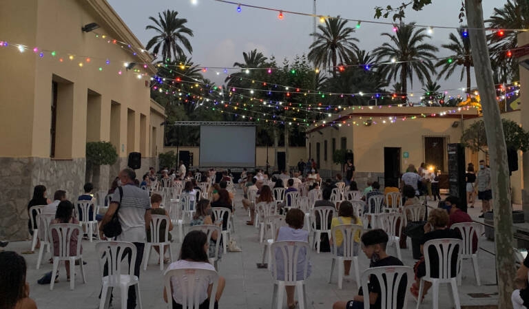 El Campello quiere montar 'salas' de cine al aire libre: busca organizador y 9 películas por 40.000 euros