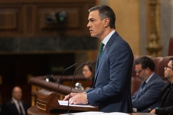 Sánchez anuncia programas por 2.300 millones para acelerar la transición energética
