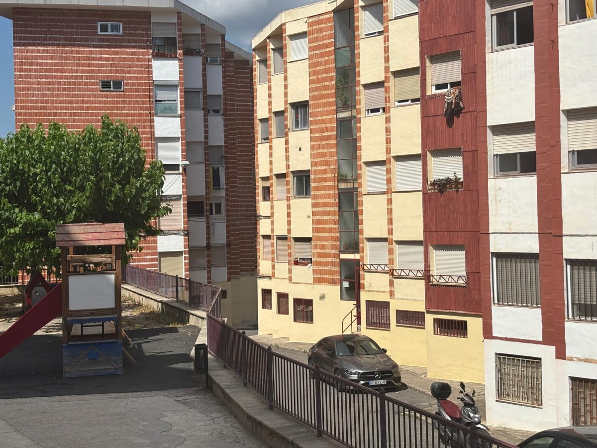 A la cuarta, sí: una oferta a rehabilitar los 166 pisos del barrio de Font Dolça en Alcoy por 4,2 millones