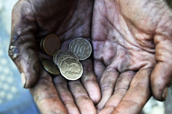 El 28,6% de los habitantes de España están en riesgo de pobreza o exclusión, según el INE  
