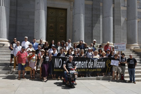 Asociaciones de víctimas de la Dana piden el fin del aforamiento de Mazón ante el Congreso