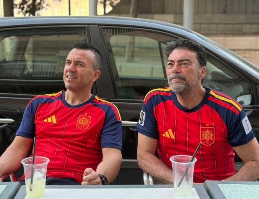 Mompó coquetea con referentes alicantinos como Luis Barcala y Toni Pérez