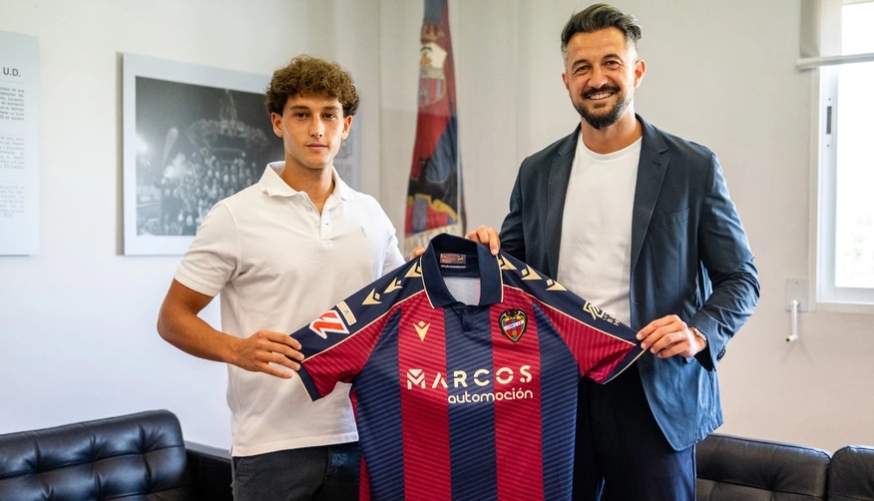 Alberto Calatrava seguirá ligado al Levante UD hasta 2028