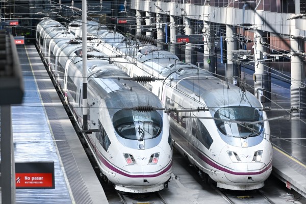 Retrasos en la línea de alta velocidad Madrid-València-Alicante por una incidencia en la maquinaria