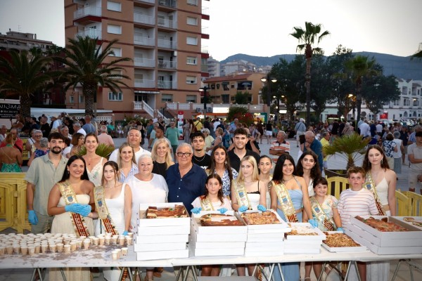 Oropesa del Mar da la bienvenida al verano con una multitudinaria celebración de la Noche de San Juan