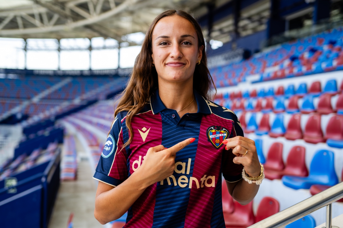 Alma Velasco renueva tres temporadas más con el Levante UD Femenino