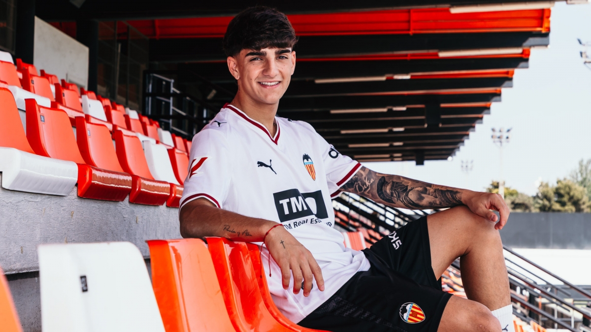 Víctor Jr: 