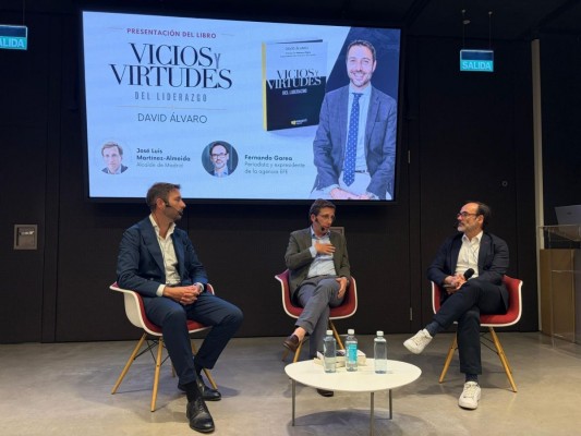 La presentación de 'Vicios y virtudes del liderazgo' reúne en Madrid a figuras clave de la política y el mundo empresarial