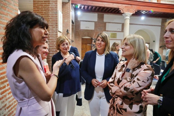 Arroyo apuesta por la colaboración para luchar contra la violencia machista
