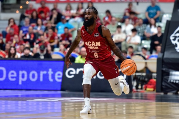 El internacional cubano Howard Sant-Roos renueva con el UCAM CB por una temporada más