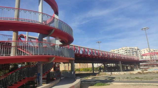 ¿Qué hacer con el Puente Rojo? Alicante se abre a estudiar vías para integrarlo en el Parque Central