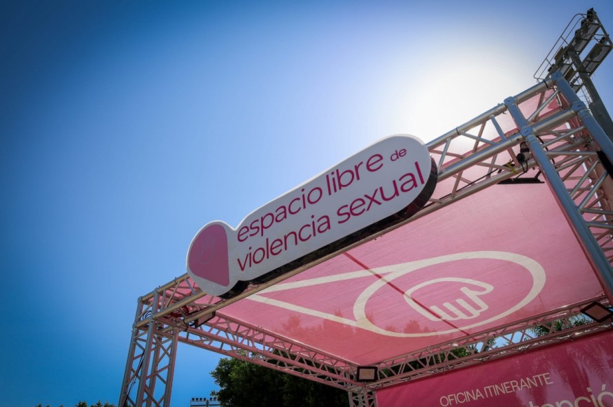 La Generalitat atiende casi 3.000 consultas de prevención en Puntos Violeta de festivales