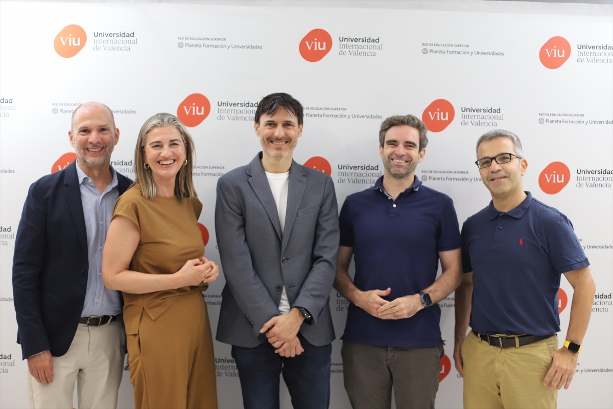 Un equipo de estudiantes desarrolla una solución de IA que predice riesgos climáticos para centros de datos