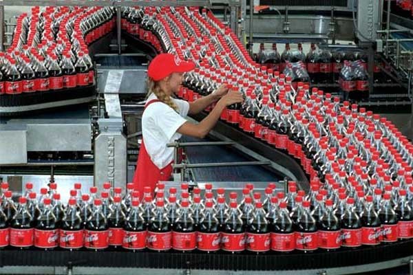 La mayor embotelladora de Coca-Cola debutará en la bolsa española el 2 de junio