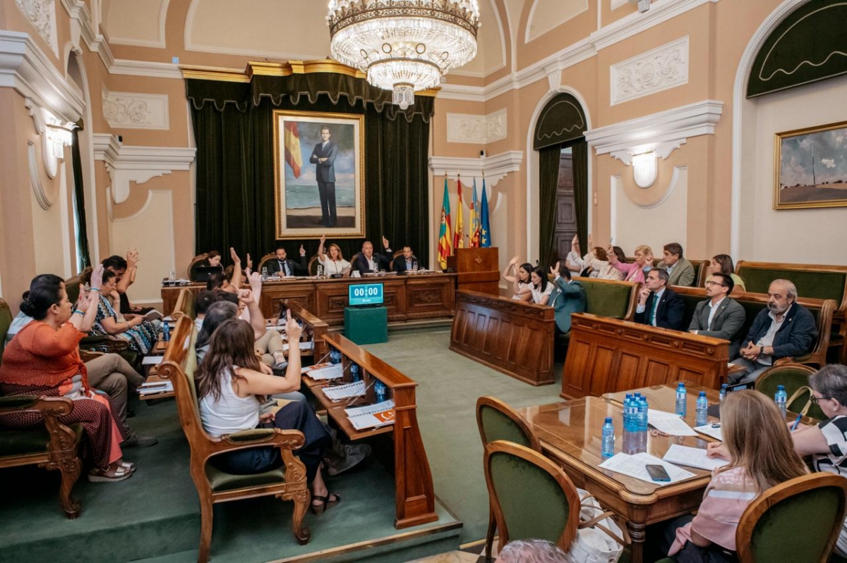El PP se desmarca de la prioridad nacional de Vox en Castelló y eleva su visión del 