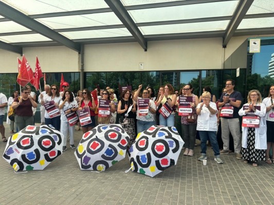 Personal administrativo sanitario se concentra en hospitales por la 