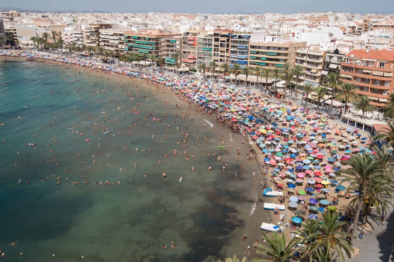 Torrevieja entra en el 'top ten' nacional de los municipios con más viviendas turísticas