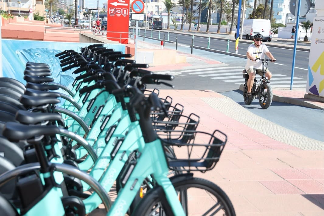 La Manga estrena el servicio de bicicletas eléctricas compartidas desde Cabo de Palos