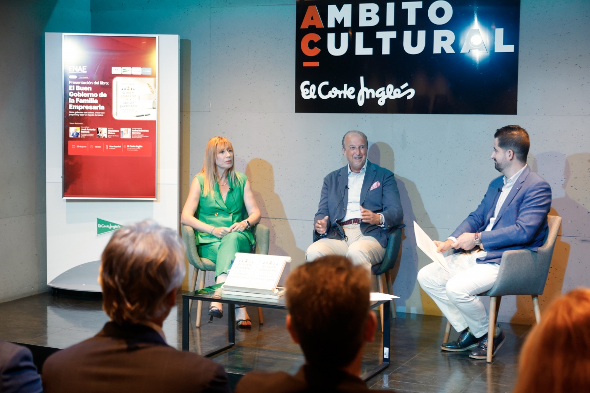 Las imágenes de la presentación del libro de José Antonio Moreno 'El buen gobierno de la familia empresaria'