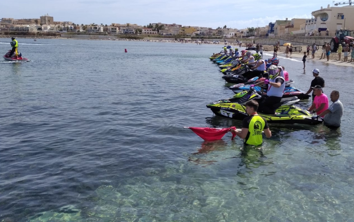Qué podrán hacer -y qué no- las motos de agua y embarcaciones en las playas de Cartagena