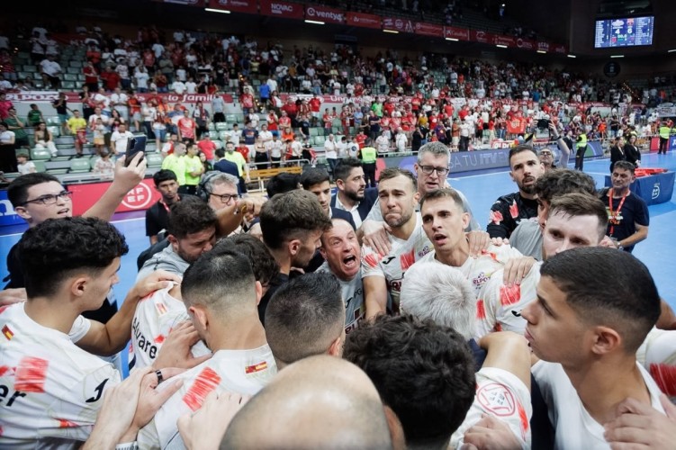 ElPozo, pese a caer con honor ante el Barça, sigue con su sequía nacional de 16 años sin Liga