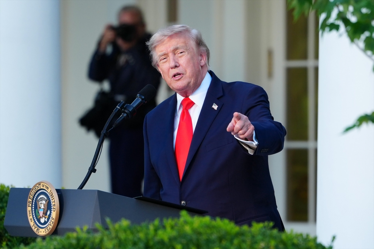 Trump amenaza con un arancel del 100% a cualquier país europeo que grave los servicios digitales de EEUU