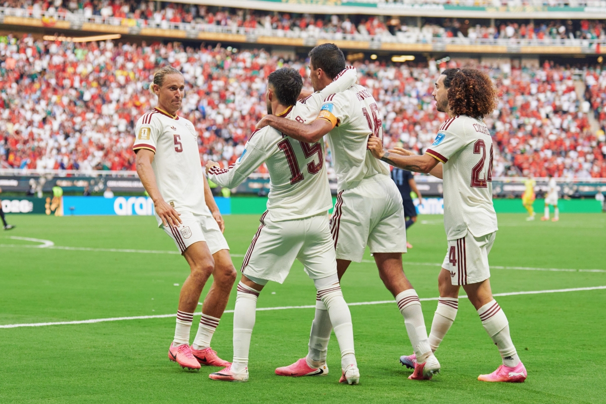 España elimina a Uruguay y pasa como primera de grupo