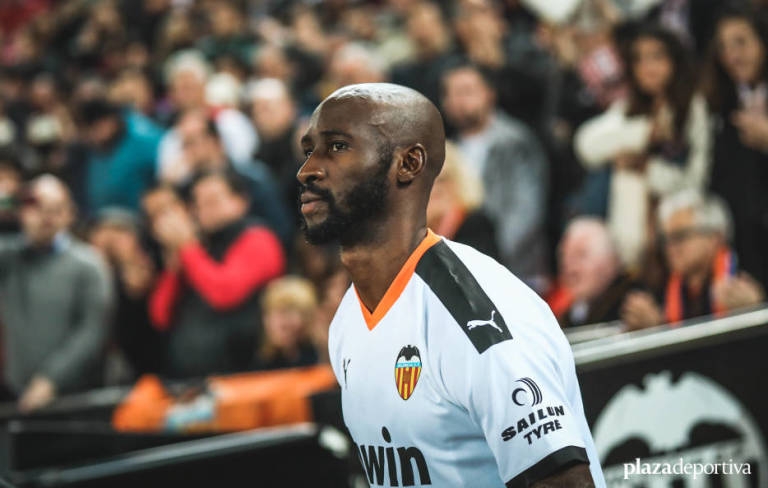 El exvalencianista Eliaquim Mangala se retira a los 35 años