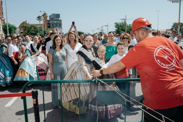Más de 70 kilos de pólvora dan el pistoletazo de salida a las fiestas de Sant Pere del Grau 