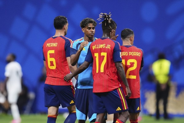 Nico Williams sufre una lesión muscular en el aductor derecho de “grado moderado”