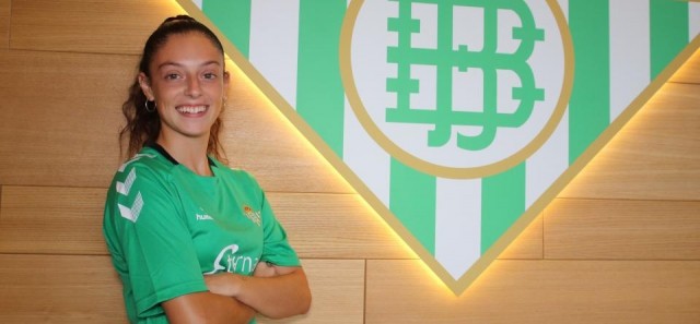 El Alhama ElPozo ficha a la delantera gaditana Laura Moreno, que llega desde el Alba