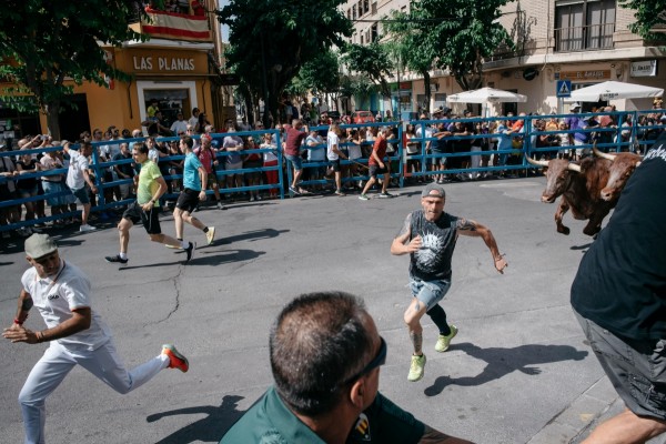 Las fiestas de Sant Pere del Grau siguen su curso: empiezan los encierros cerriles con una carrera limpia