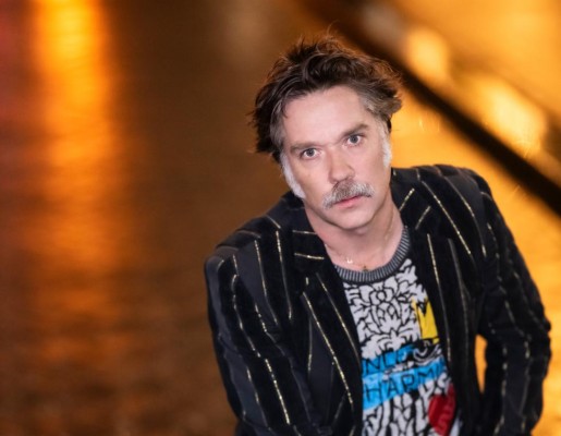 Les Arts acoge un concierto acústico de Rufus Wainwright