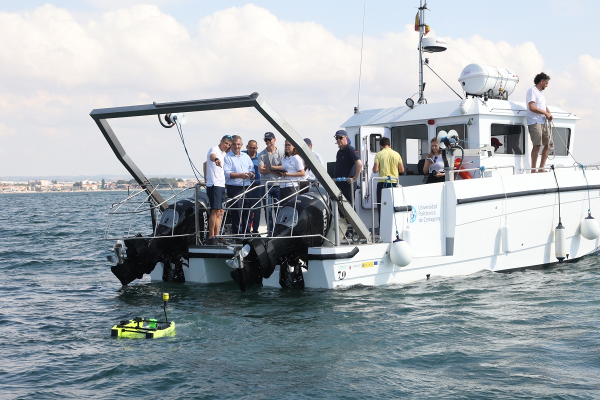 Una red de boyas inteligentes velará por el Mar Menor, 