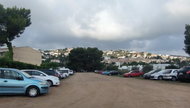Peñíscola habilita 1.800 plazas de aparcamiento gratuito para este verano

