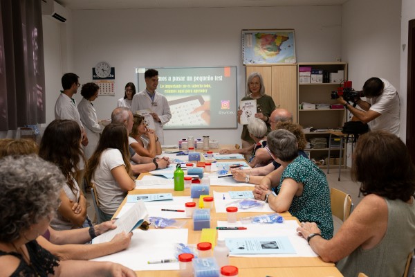 Vecinos de Cheste participan en un proyecto de ciencia ciudadana en busca de nuevos antibióticos