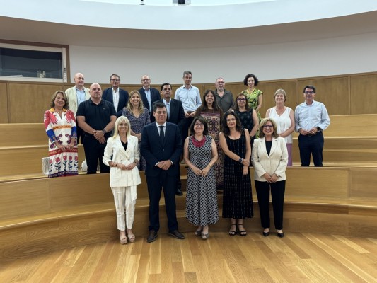 Maite Antón y María José Rocamora serán las 'escuderas' de César Quintanilla en el Consejo Social de la UA 