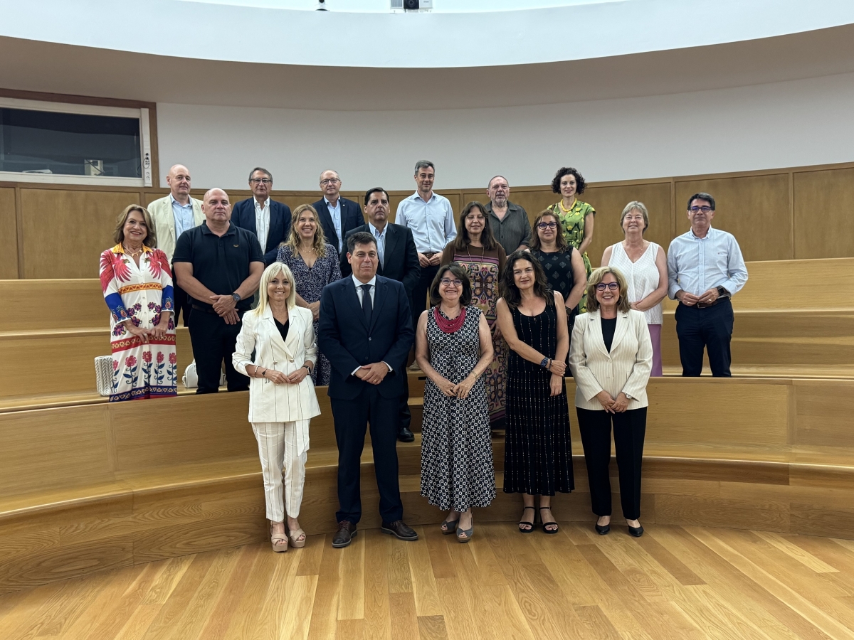 Maite Antón y María José Rocamora serán las 'escuderas' de César Quintanilla en el Consejo Social de la UA 