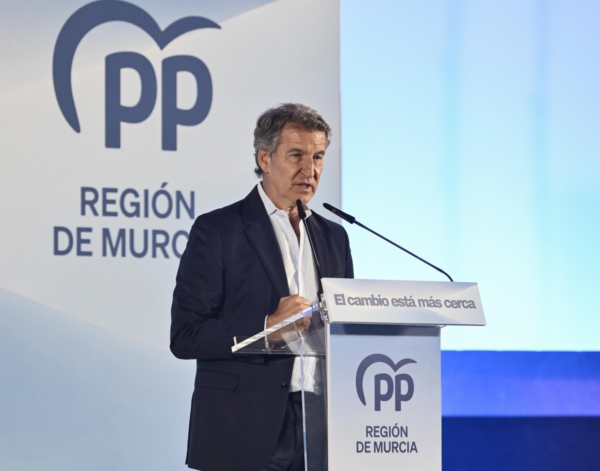 El presidente del Partido Popular, Alberto Núñez Feijóo, interviene en la Junta Directiva del PP de la Región de Murcia 