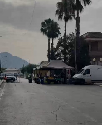 El PSOE reclama un plan para frenar el declive del mercadillo de La Aparecida tras detectar solo cinco puestos abiertos